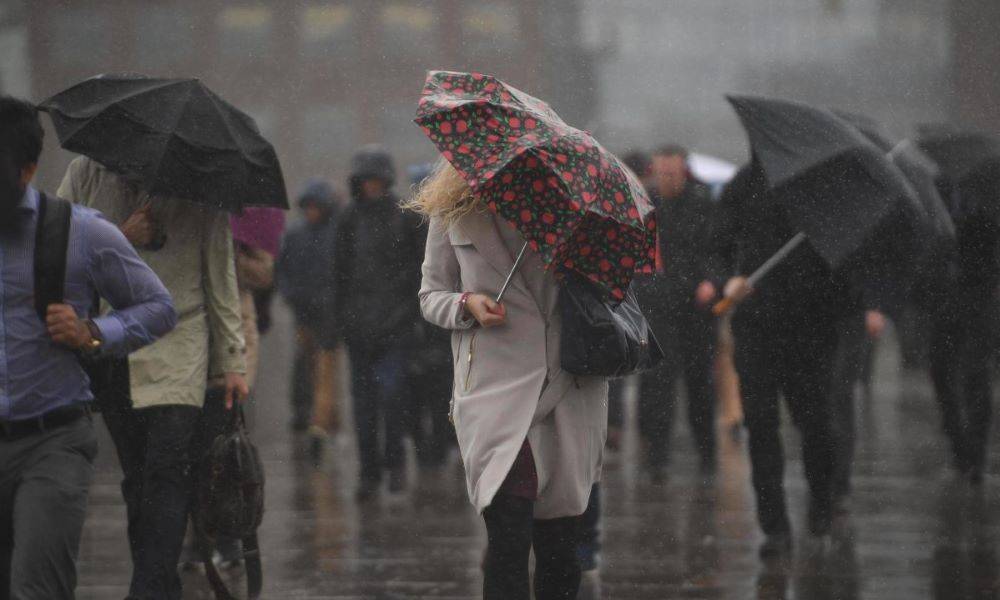 Meteoroloji İstanbul dahil o illeri uyardı. Çok kuvvetli geliyor, şemsiyeleri hazırlayın 10